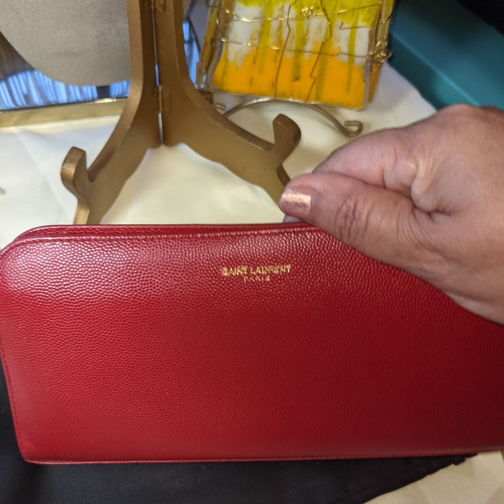 Yves Saint Laurent Red Leather zippy wallet - Picture 5 of 6